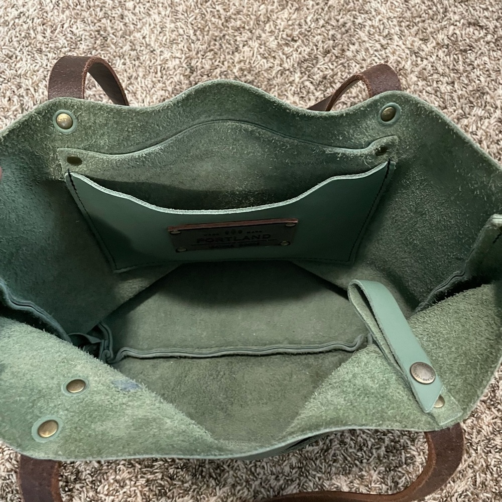 Portland Leather Classic Medium Tote - Picture 4 of 5